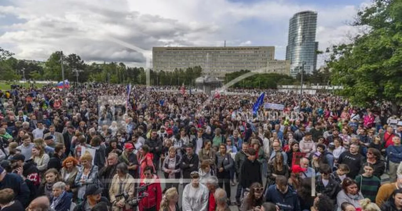 Thousands rally in Slovakia to protest a controversial overhaul of public broadcasting