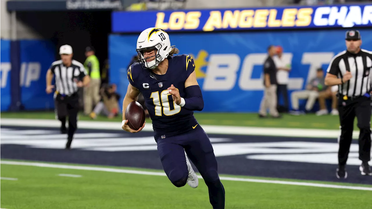 Chargers News: Recently-Signed Offensive Weapon On Bonding WIth Justin Herbert