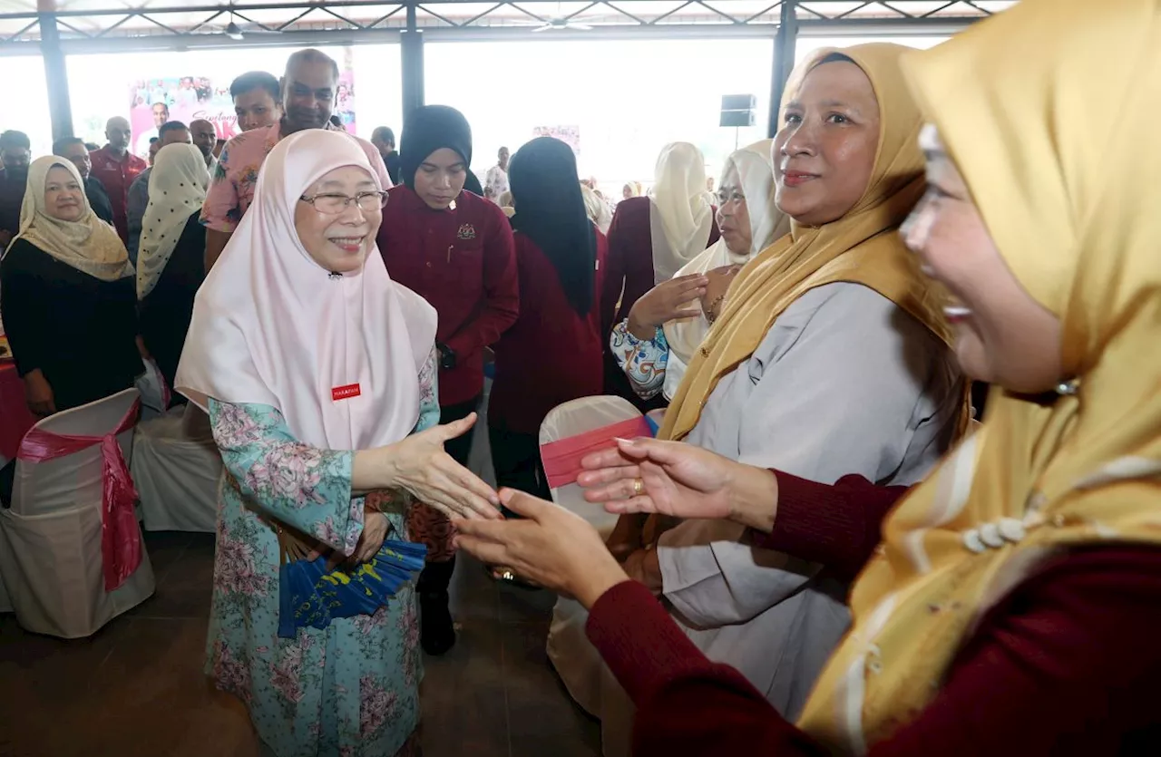 AIM continues to empower female entrepreneurs, fight hardcore poverty, says Dr Wan Azizah