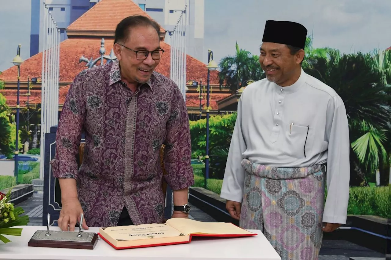 Anwar holds closed-door meeting with Kelantan MB