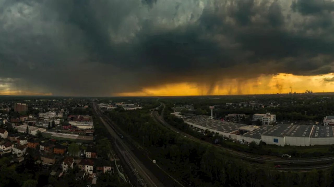 Unwetter: Heftige Gewitter ziehen über Teile Deutschlands