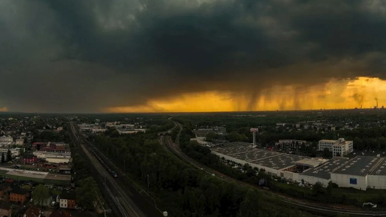 Wetter: Gewitter und Starkregen über Teilen Deutschlands