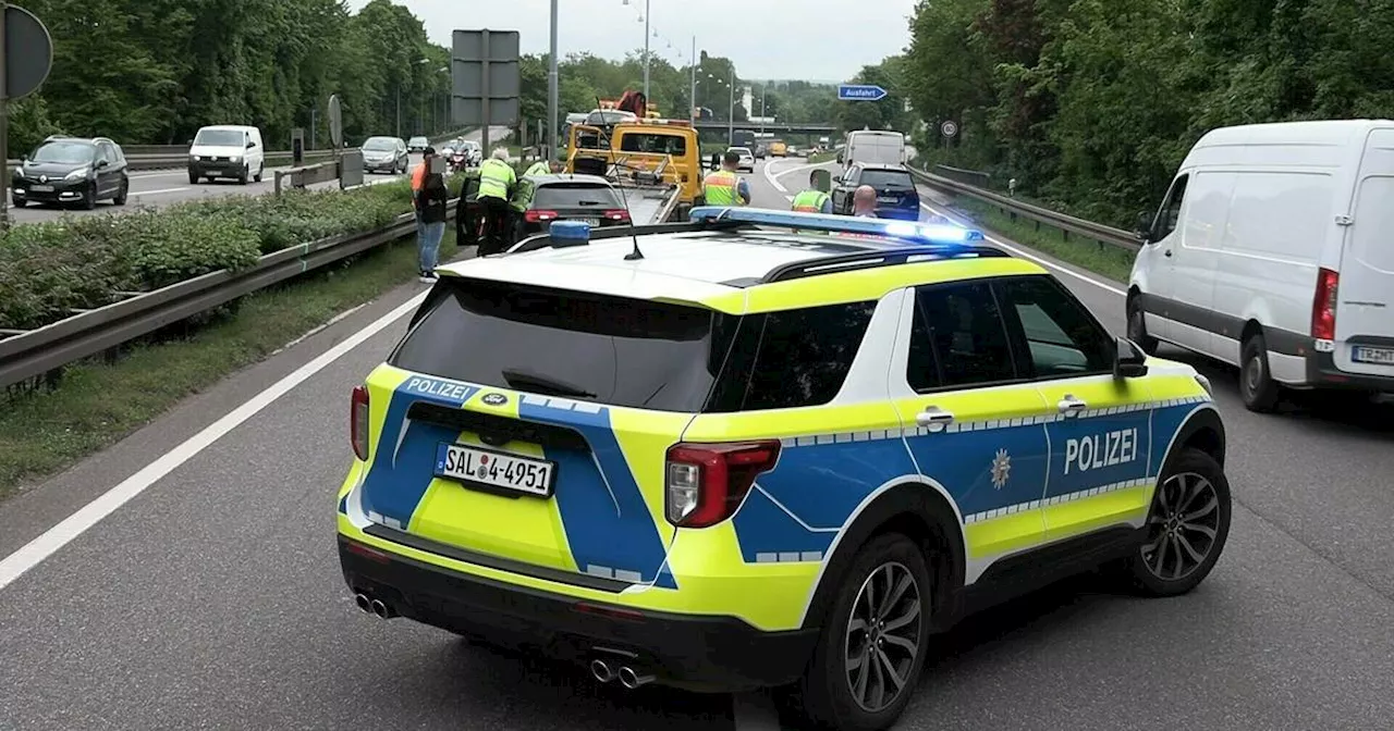 A620 Saarbrücken: Ausweichmanöver führt zu Unfall und Stau