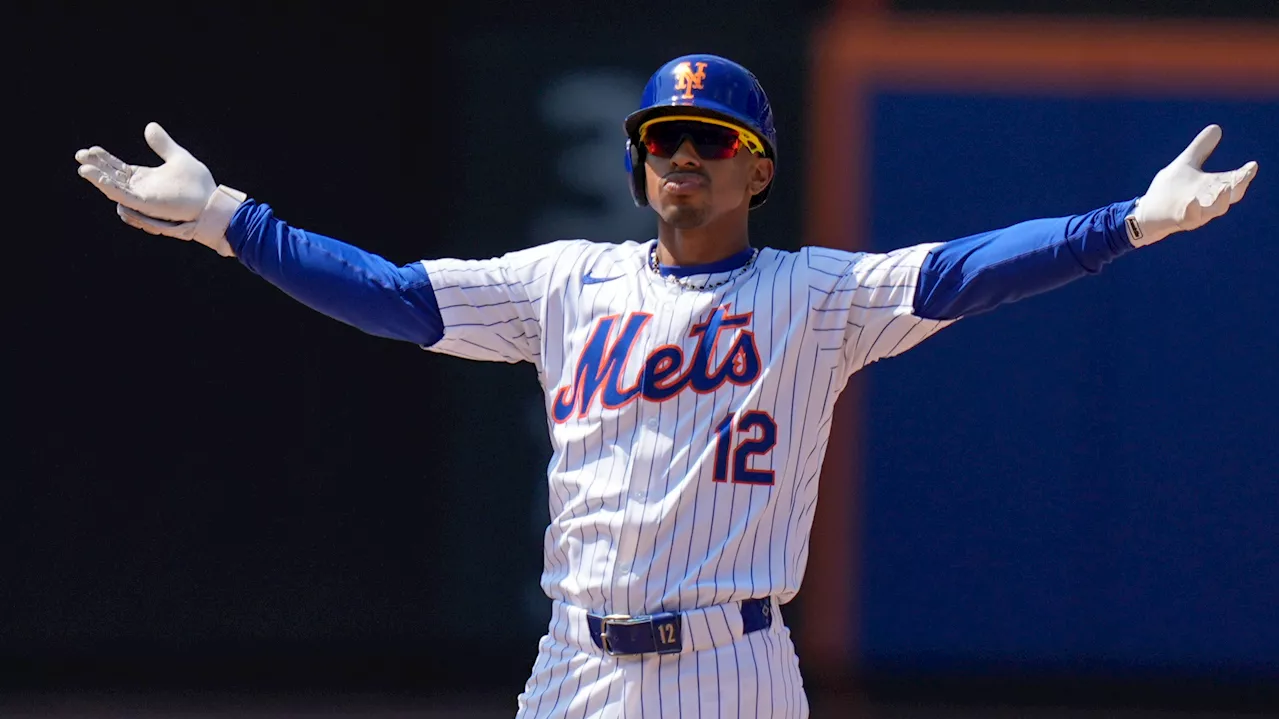 Lindor shakes off illness, comes off bench to rally Mets past Cubs