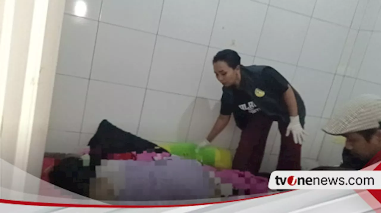 Polisi Evakuasi Mahasiswi PTS Kota Malang yang Meninggal dalam Kamar Kos Lebih dari Satu Hari