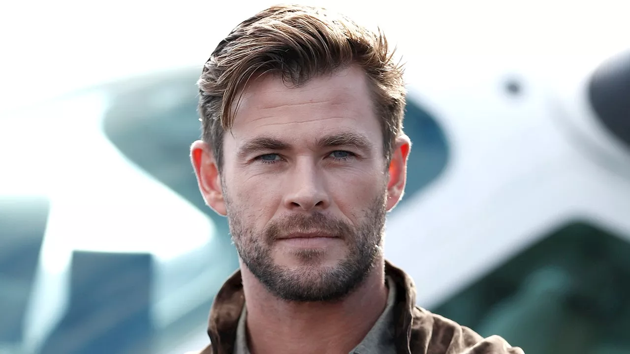 Chris Hemsworth, la predisposizione all'Alzheimer e i giornali che lo hanno fatto arrabbiare, dandolo per «spacciato»