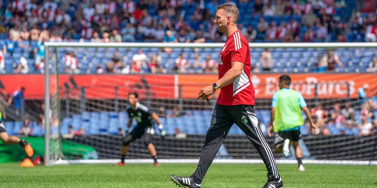 Feyenoord maakt eerste vertrek uit trainersgilde bekend: 'Wensen hem succes'