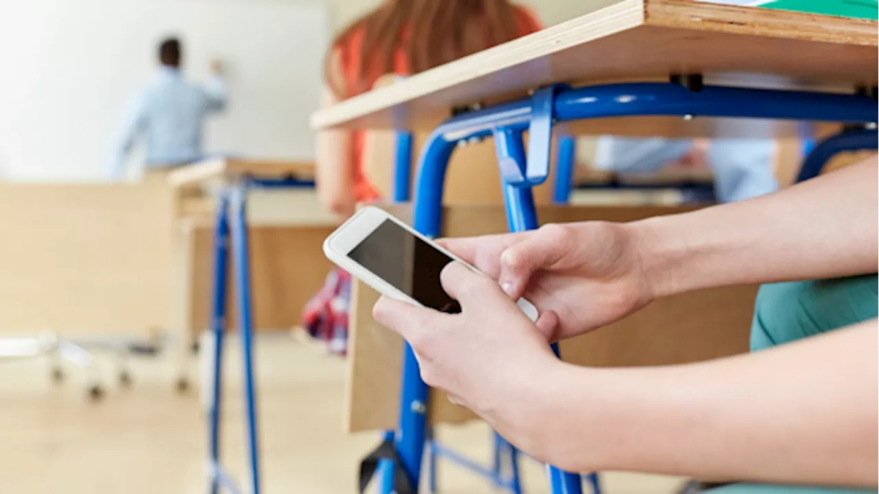 Legislation would limit Pennsylvania students' access to cellphones in classrooms