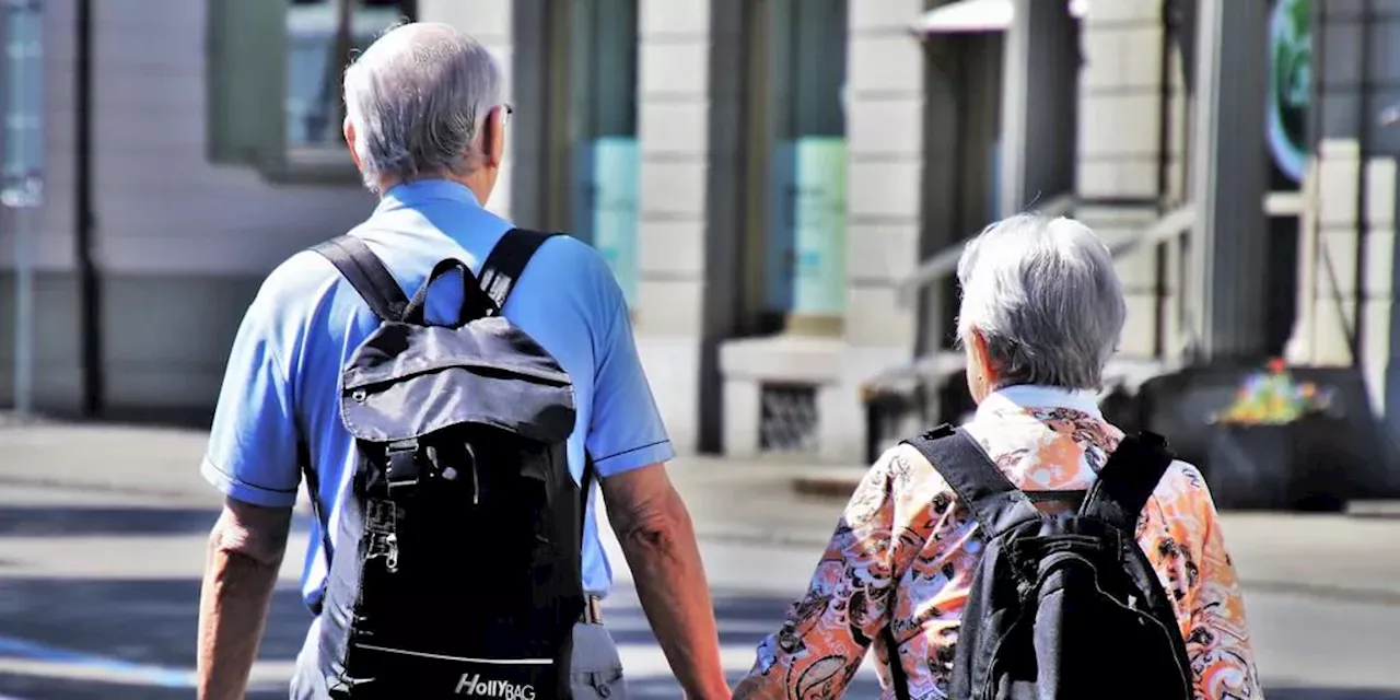 Cuándo se cobran las pensiones en mayo: la fecha en Caixabank, Santander, ING y BBVA