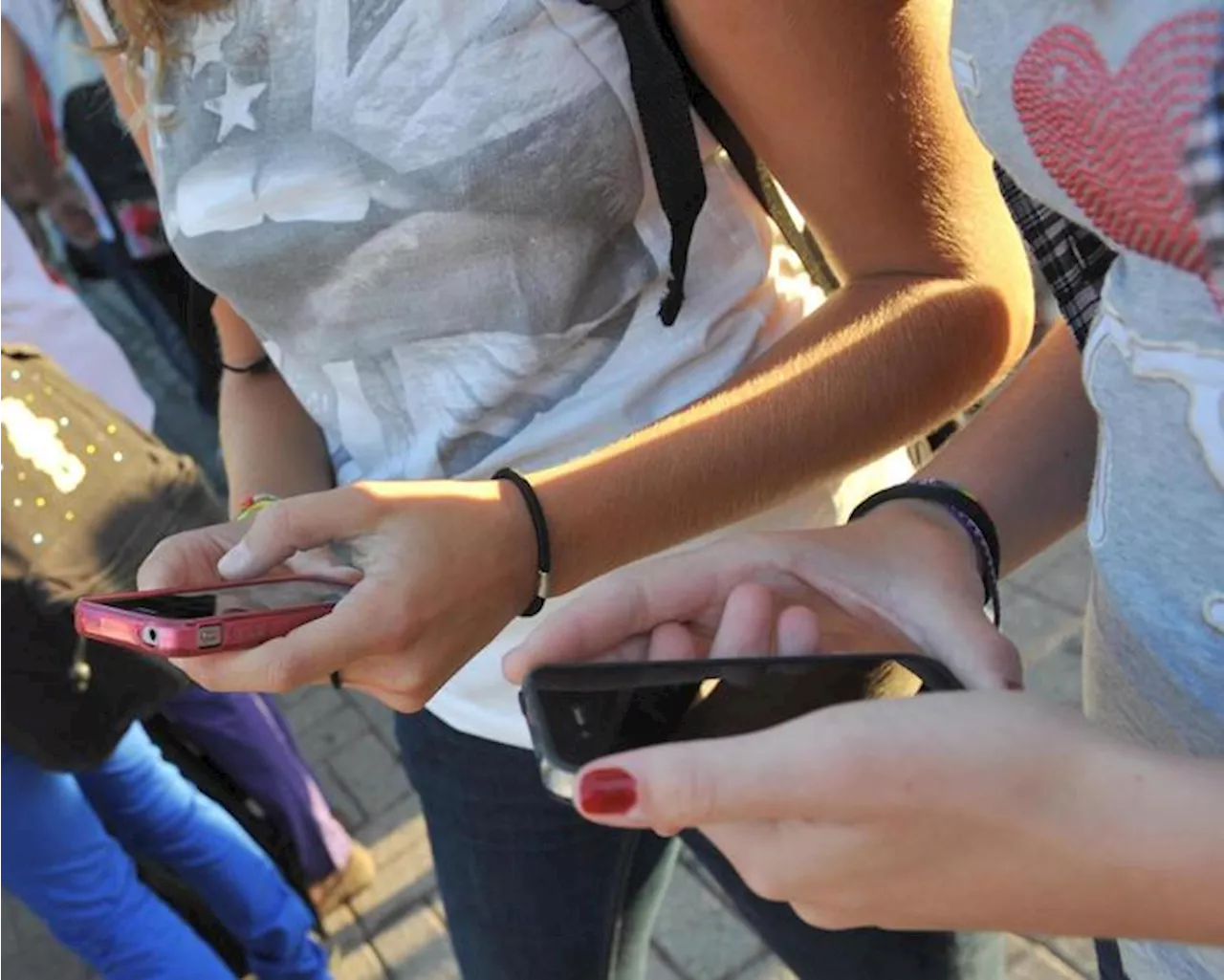 Istat: l'85% dei giovanissimi ha un profilo social