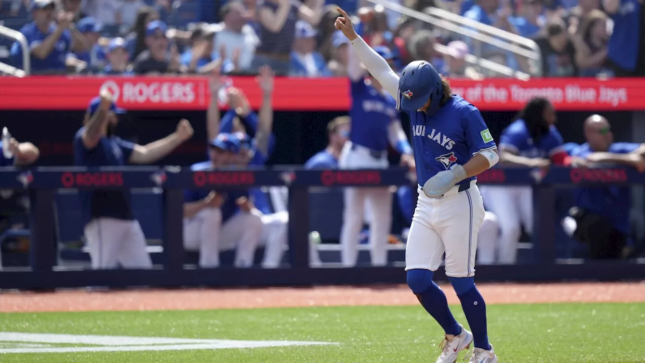 Bichette has 4 hits, Berríos snaps 4-start winless streak, Blue Jays beat White Sox 9-3