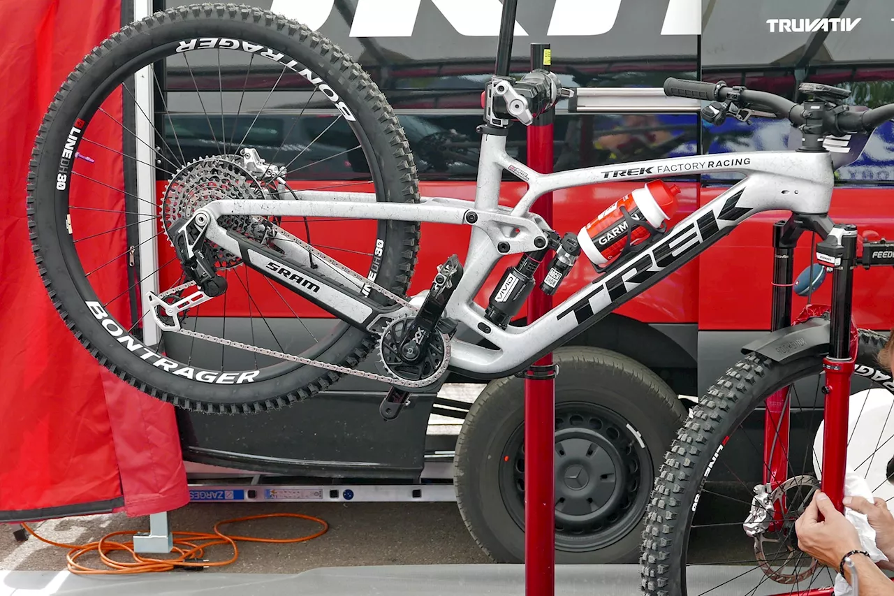 RockShox Prototype Vivid Coil & Air Flight Attendant Enduro Shocks Hit the World Cup