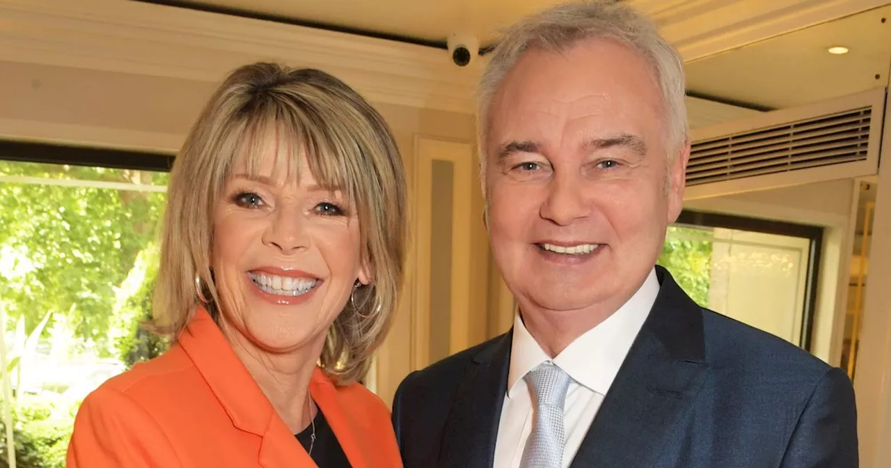 Eamonn Holmes fans say 'poor Ruth' after he shares snap with 'wonderful' pal