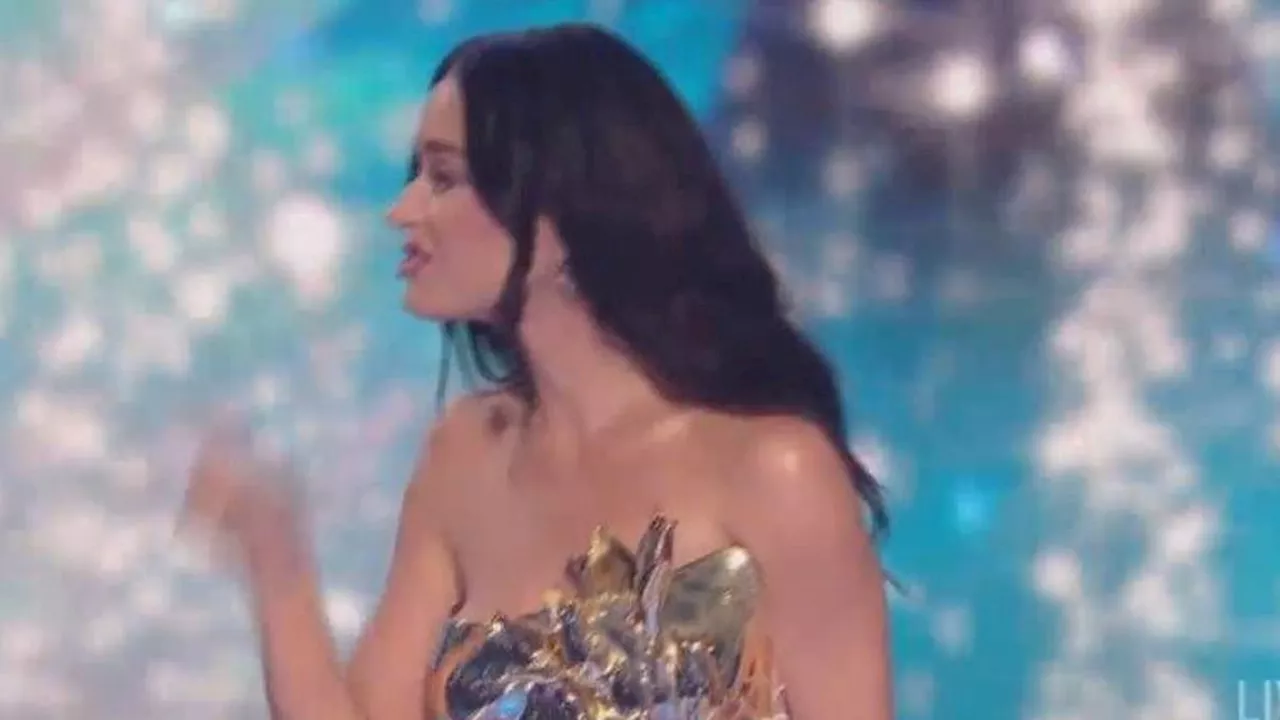 Katy Perry gets emotional during last time on American Idol as judge