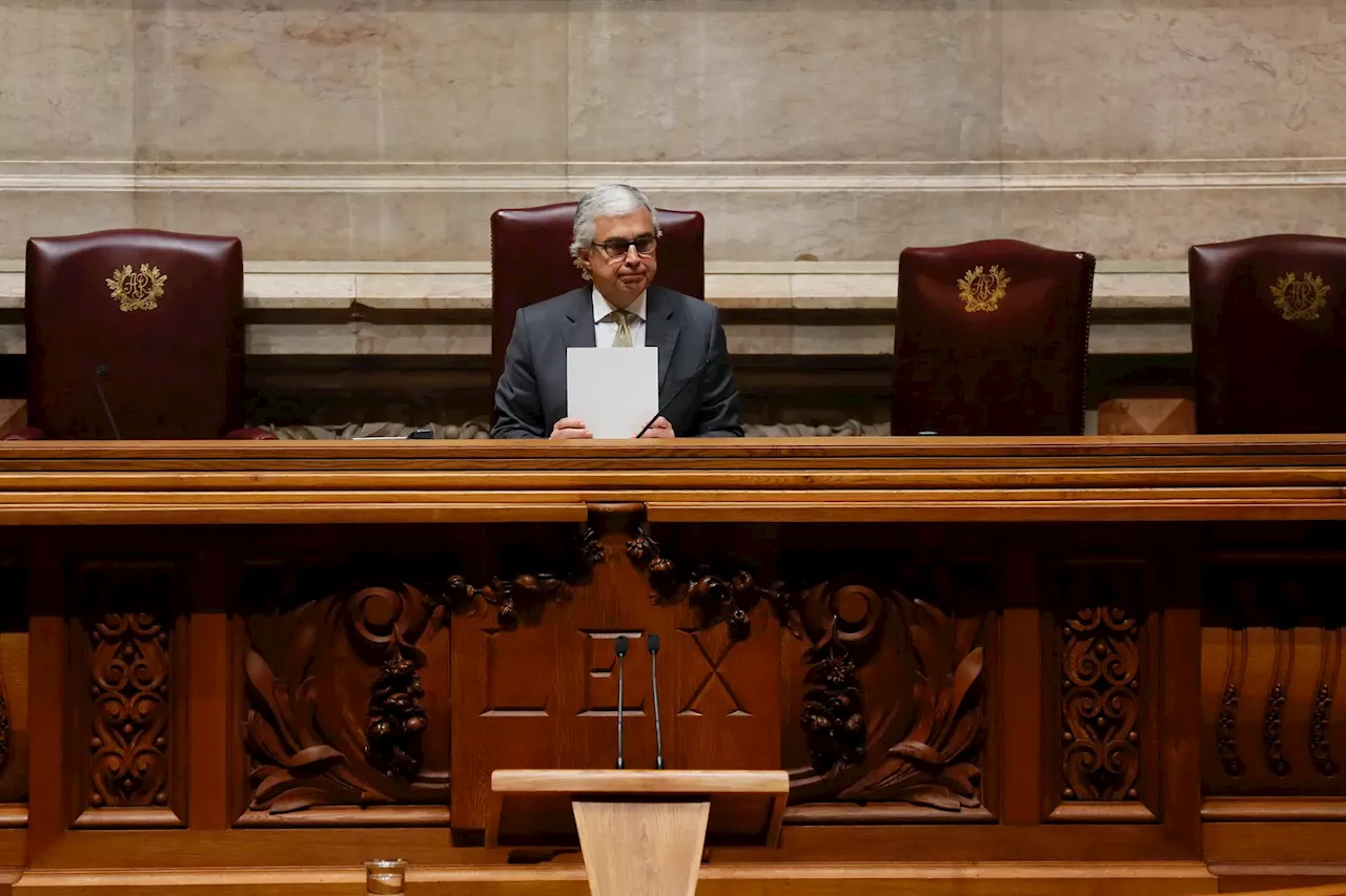 Aguiar-Branco quer ouvir antigos presidentes do Tribunal Constitucional em conferência de líderes