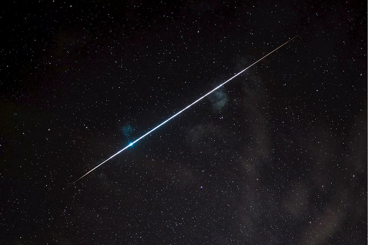 Un impresionante meteorito cruza de noche España y Portugal y múltiples vídeos recogen el impactante momento