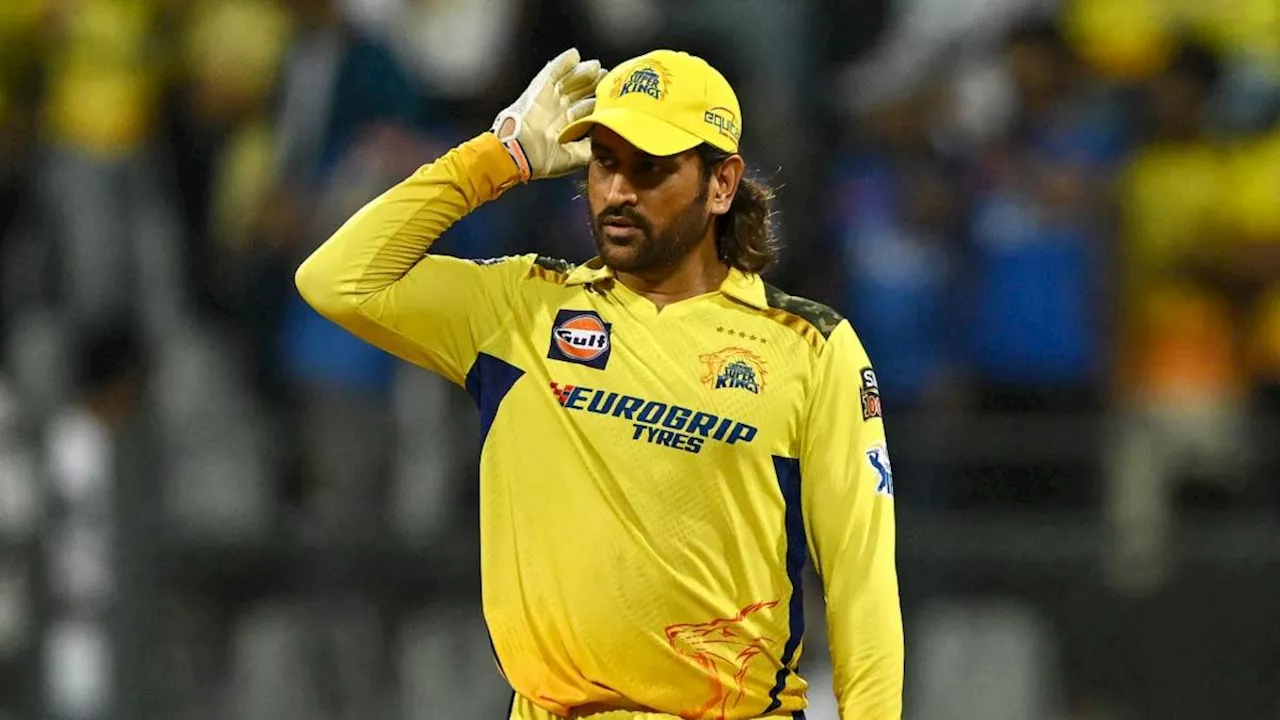 CSK की हार के बाद रांची लौटे MS Dhoni की एक झलक पाने को बेताब दिखे फैंस, माही के रिएक्‍शन का वीडियो हुआ वायरल