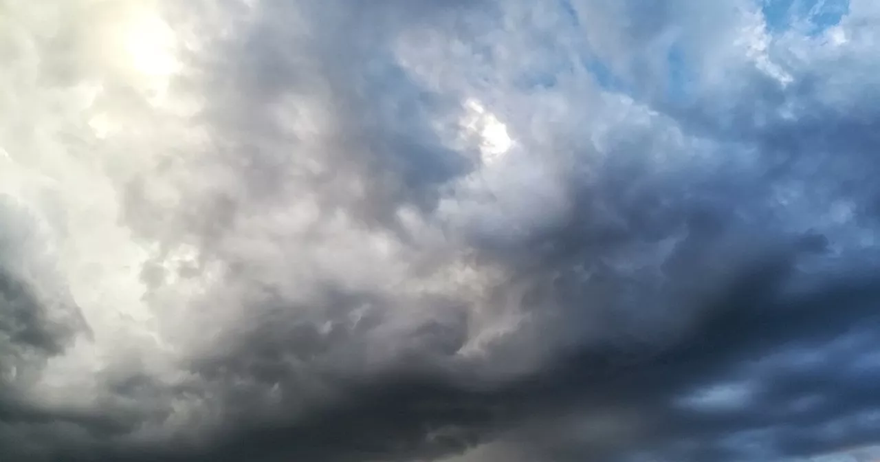 Meteo, allerta rossa da mezzanotte su Milano: ecco le previsioni