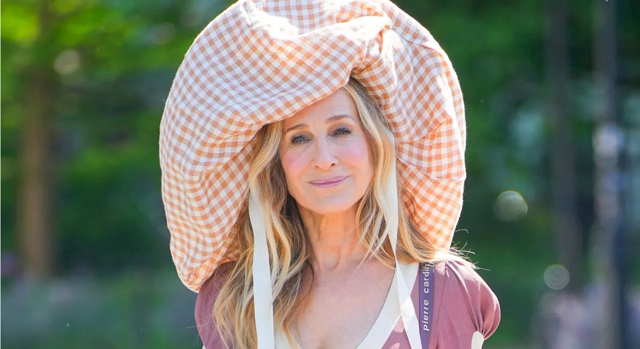 Sarah Jessica Parker Proves a Throwback, Comfortable Sandal Is Still Shop-Worthy