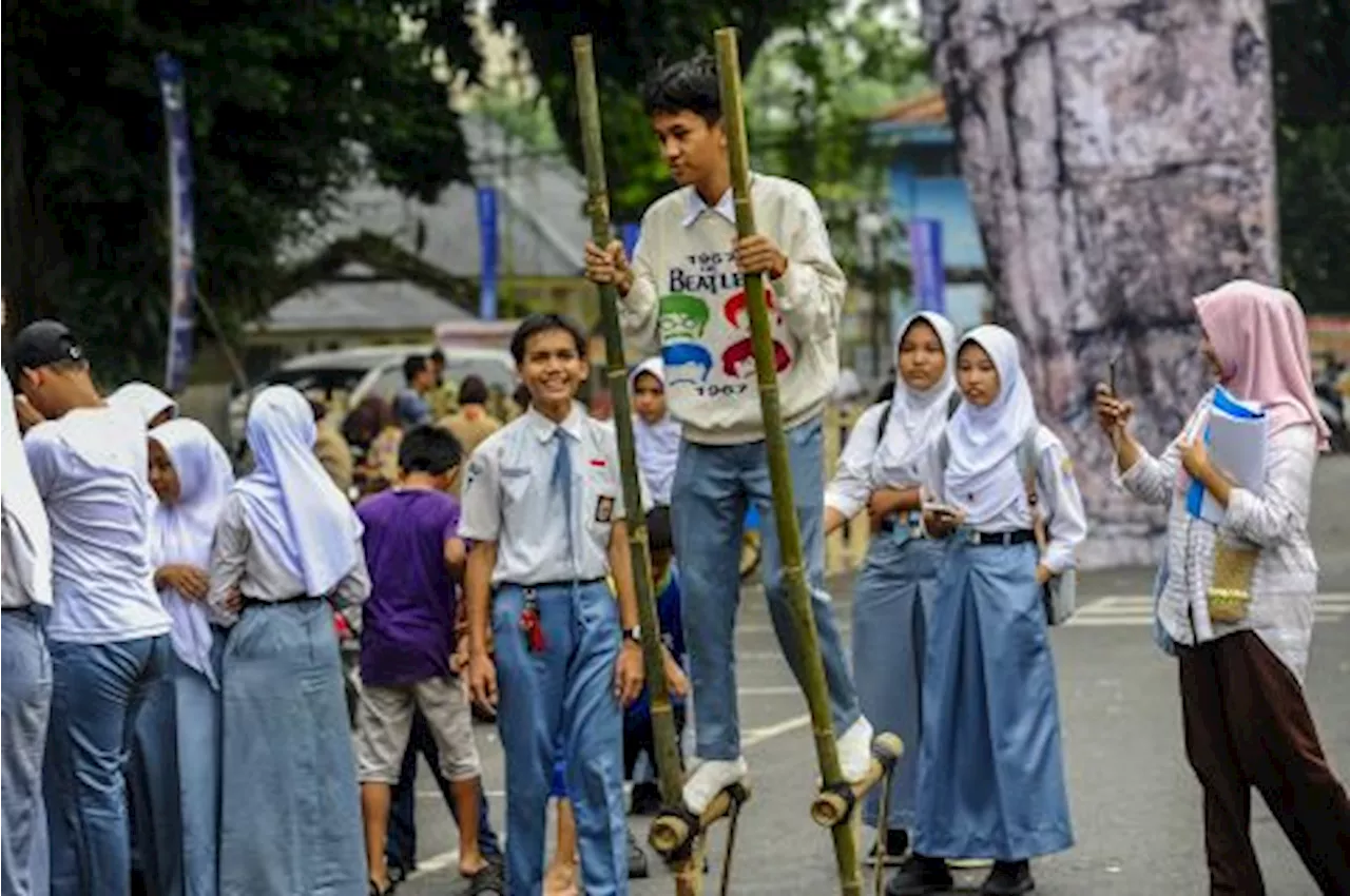 Romo Benny Pemimpin Baru Harus Utamakan Pendidikan