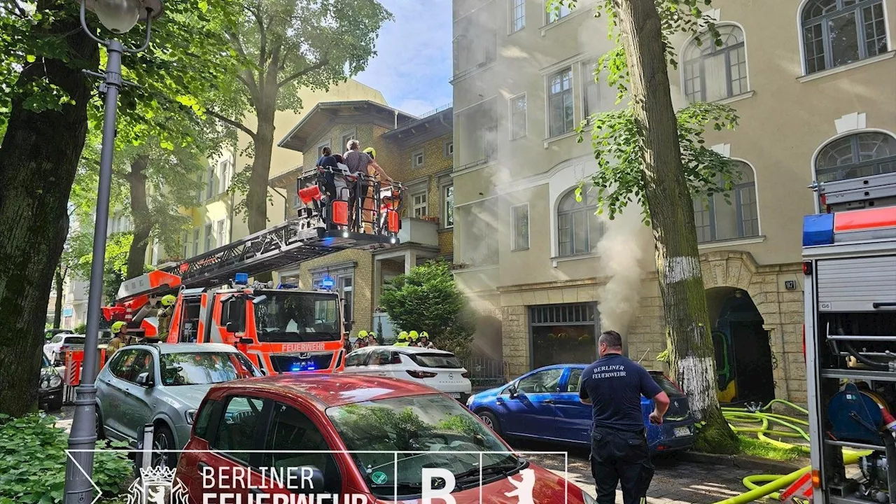 Feuer in Mehrfamilienhaus in Steglitz – 29 Bewohner gerettet