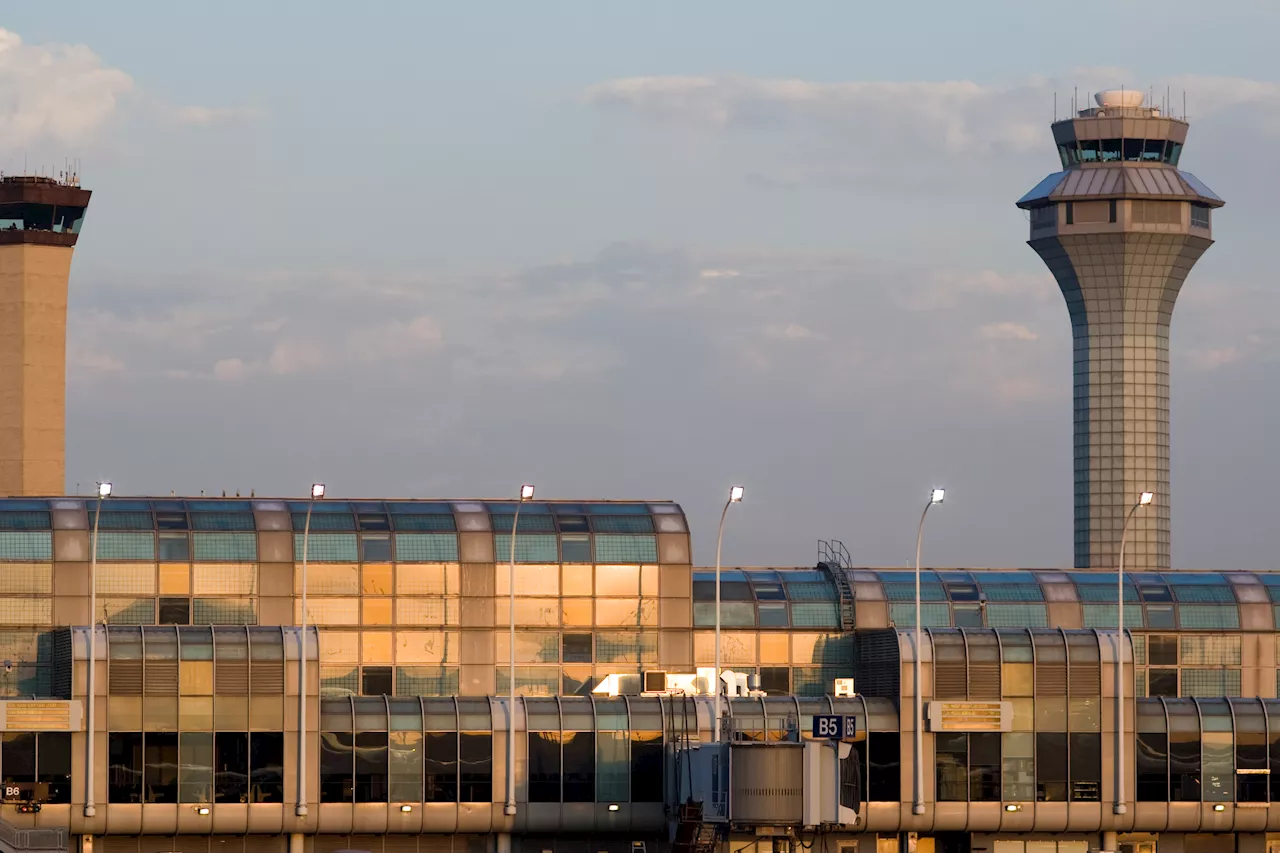 Ground stop issued at O'Hare amid Chicago thunderstorms, severe weather threat