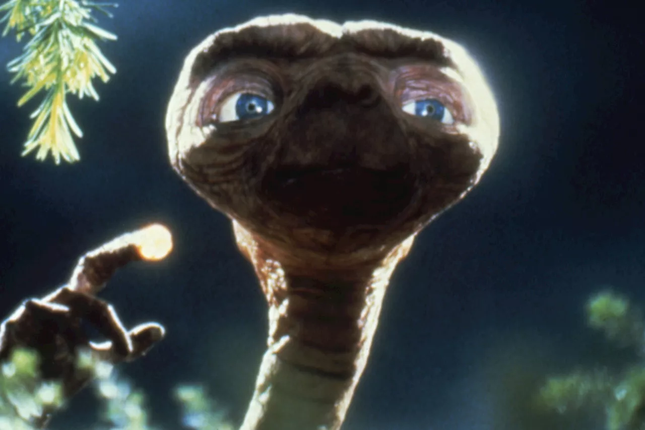A magical sky show is set to sparkle after an ‘E.T. the Extra-Terrestrial' screening