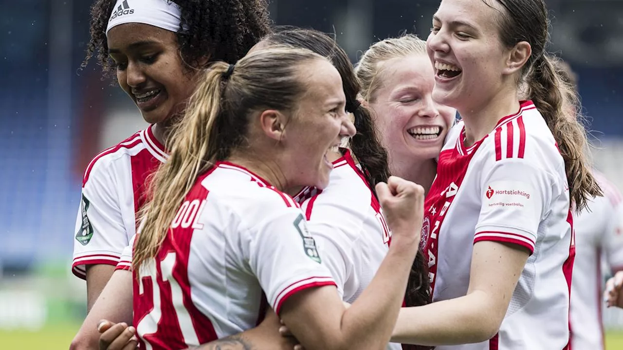 Ajax-vrouwen winnen KNVB-beker, coach Bakker neemt afscheid met prijs