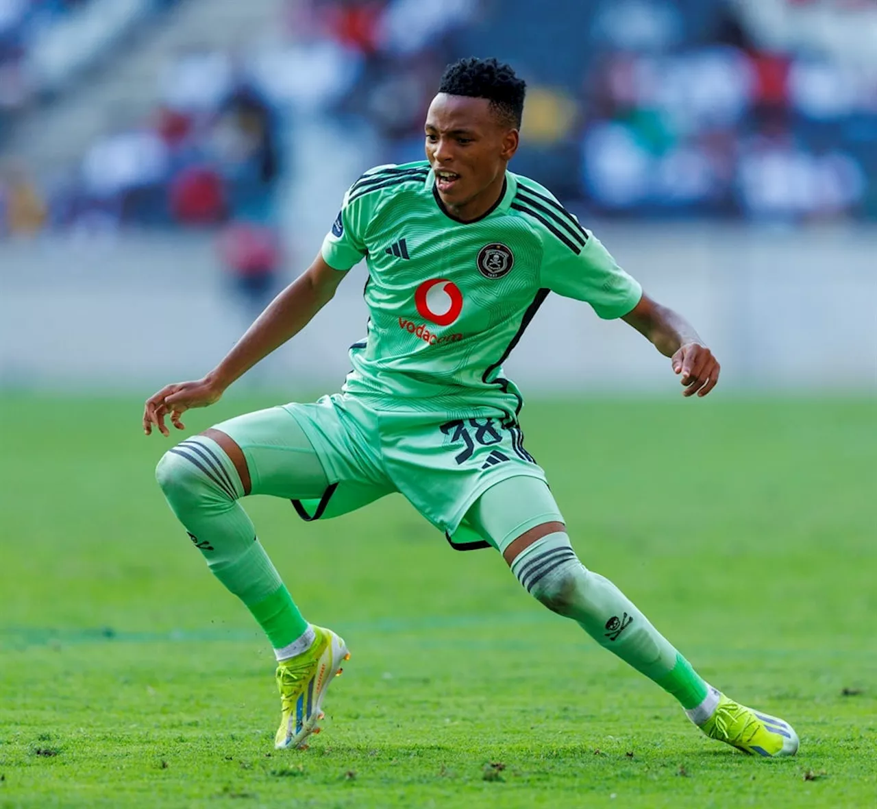 European Giants Closing In On Pirates' Mofokeng?