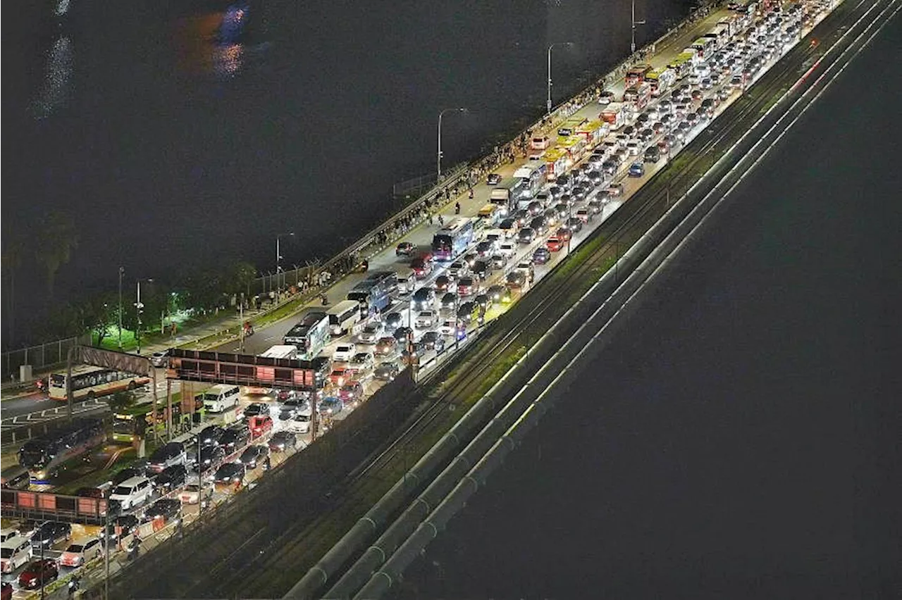 Heavy traffic expected at Woodlands, Tuas checkpoints over Vesak Day, June school holidays