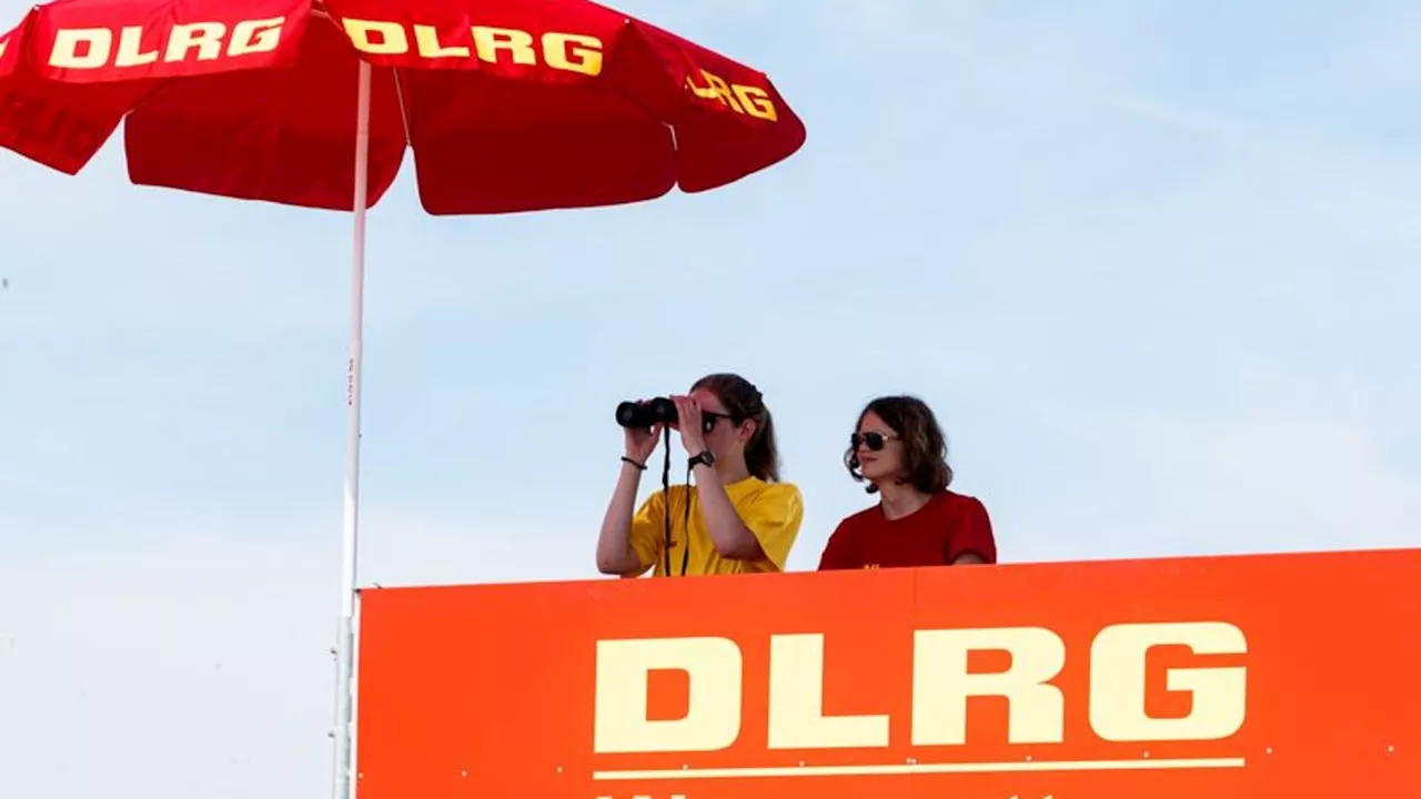 Freizeit: Rettungsschwimmer an den Küsten starten in die Wachsaison