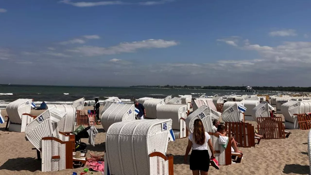 Freizeit: Sonniges Wetter an der Küste lockt Urlauber