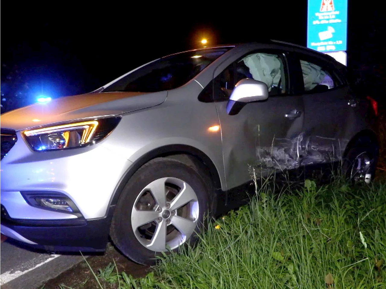 Verkehrsunfall in Bregenz: An der Ampel stehendes Fahrzeug gerammt