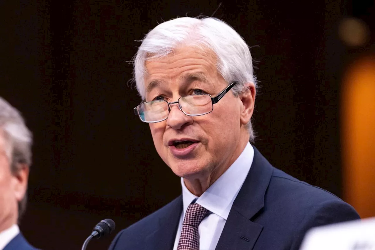 Jamie Dimon says the end to his time as JPMorgan CEO is 'not five years anymore'