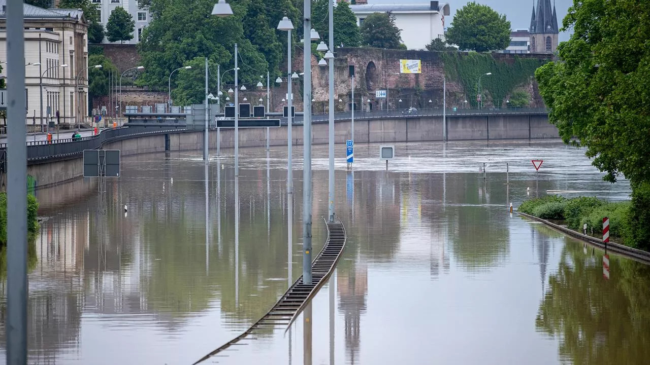 Saarbrücken: Frau stirbt nach Hochwasser-Rettungseinsatz