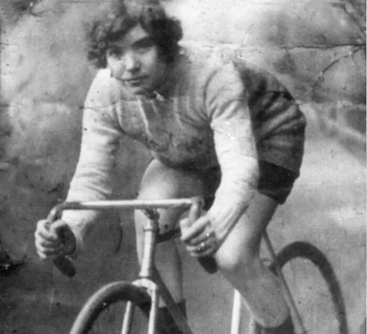 Alfonsina Strada, L'Aquila ricorda quella bici rosa al Giro 1924