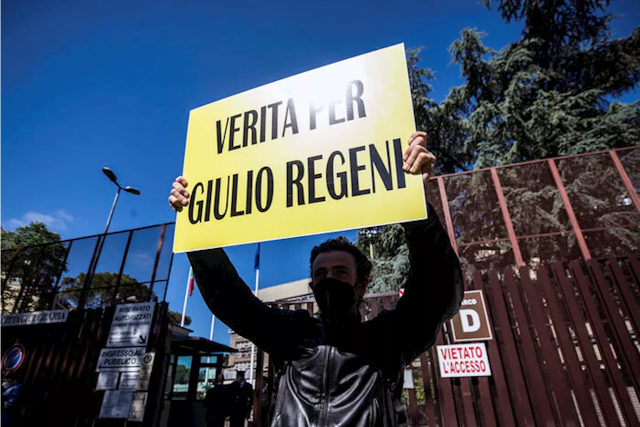 La procura: 'La polizia del Cairo portò il passaporto di Regeni a casa di una banda criminale'