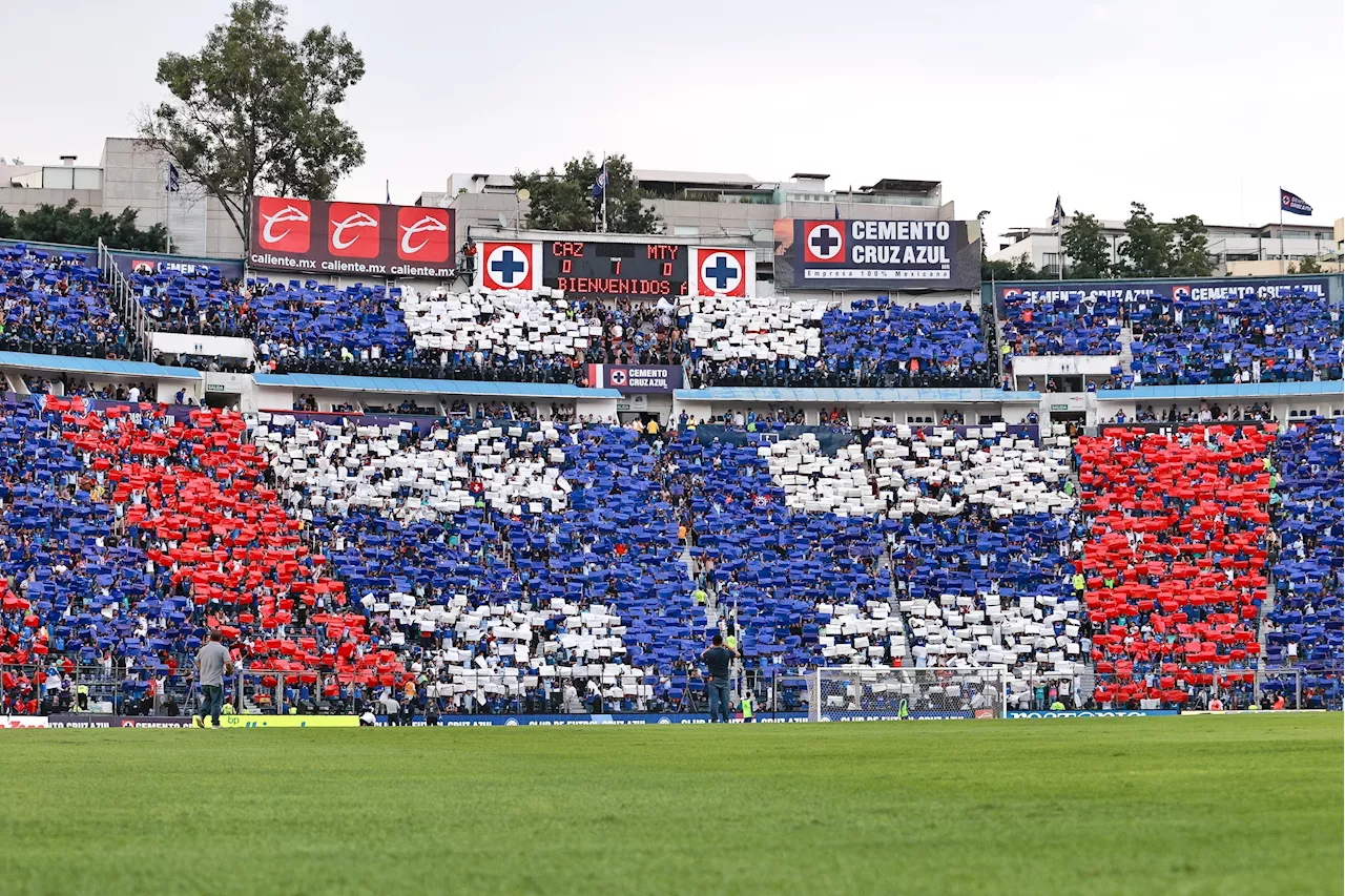 Afición de Cruz Azul pide a Julieta Venegas en la final contra América