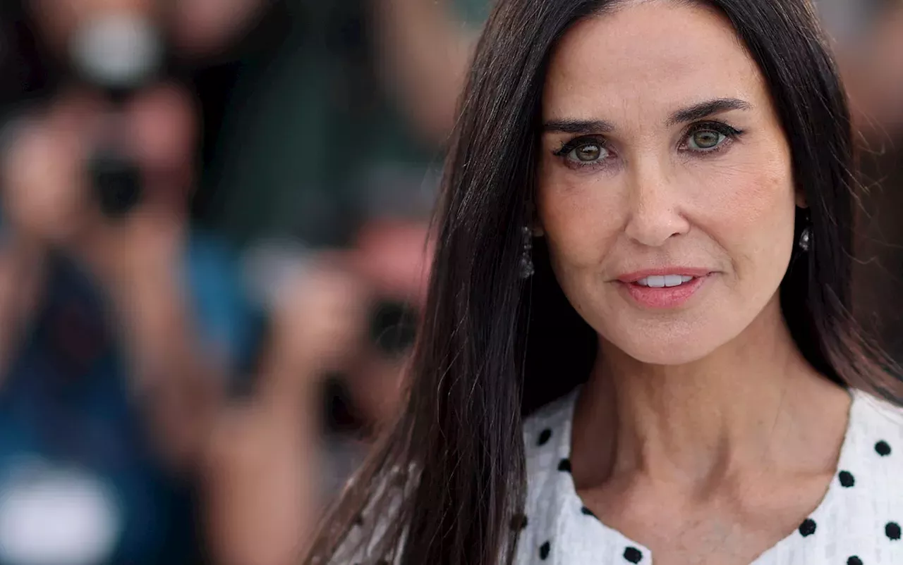 Cannes 2024 Demi Moore pas loin de l’accident vestimentaire dans une