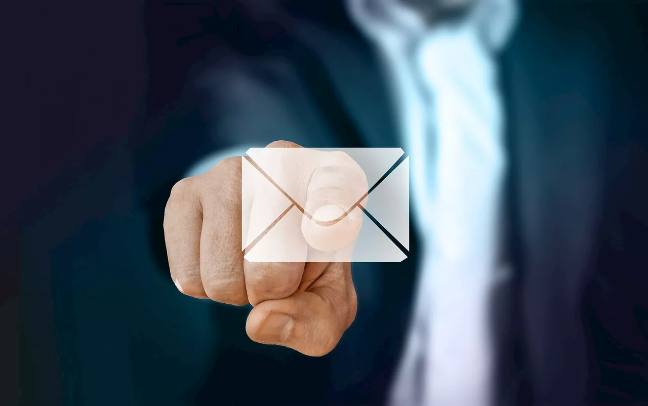 Messageries suisses, Proton Mail VS Infomaniak Mail (ex kMail) : quel service vous correspond au mieux ?