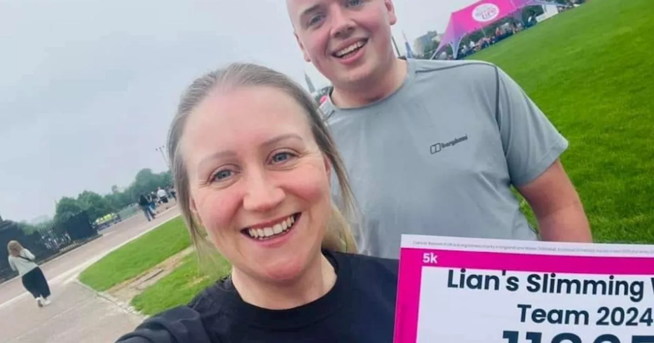 Members of Wishaw and Lanark Slimming World groups take part in Race for Life