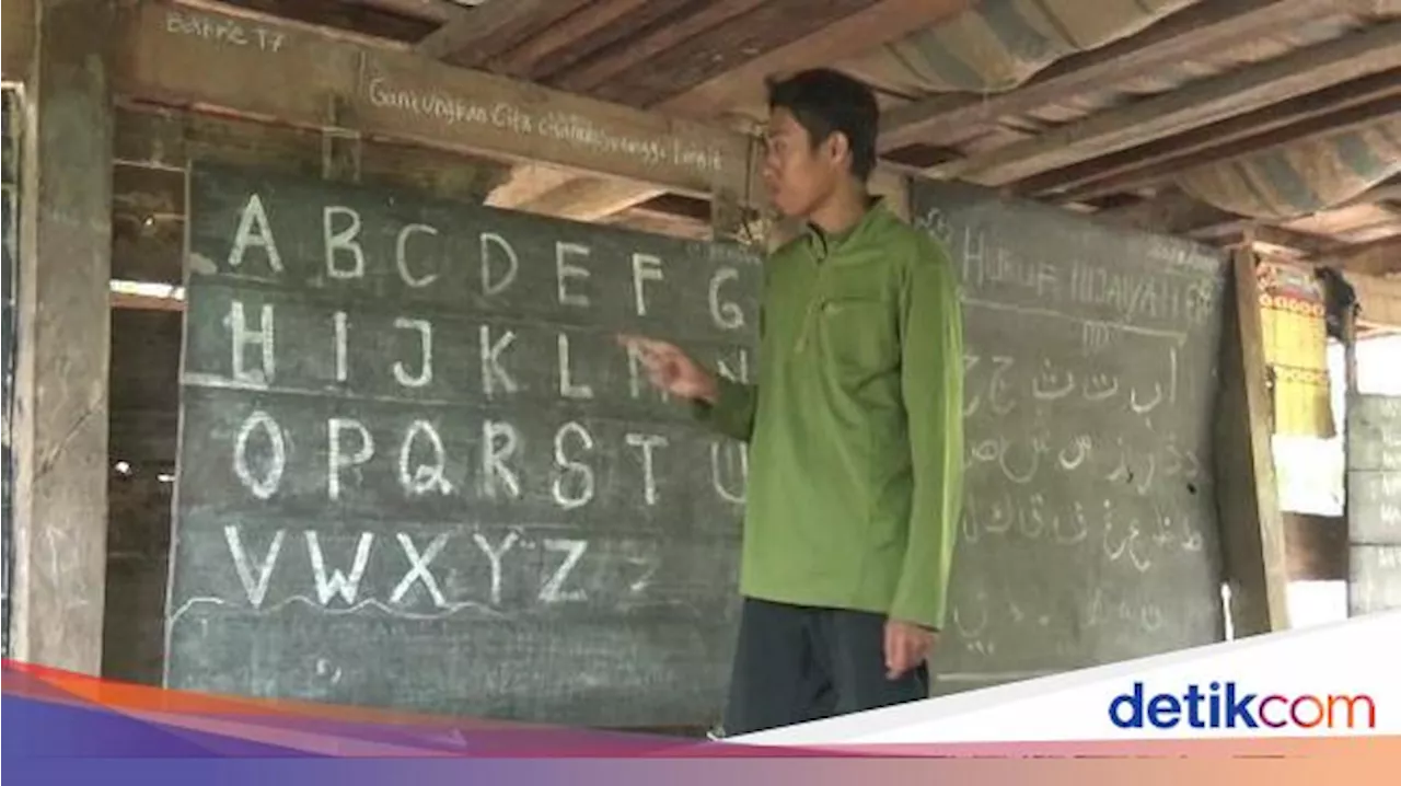 Hasil Survei: 74% Penghasilan Guru Honorer di Bawah 2 Juta/Bulan!