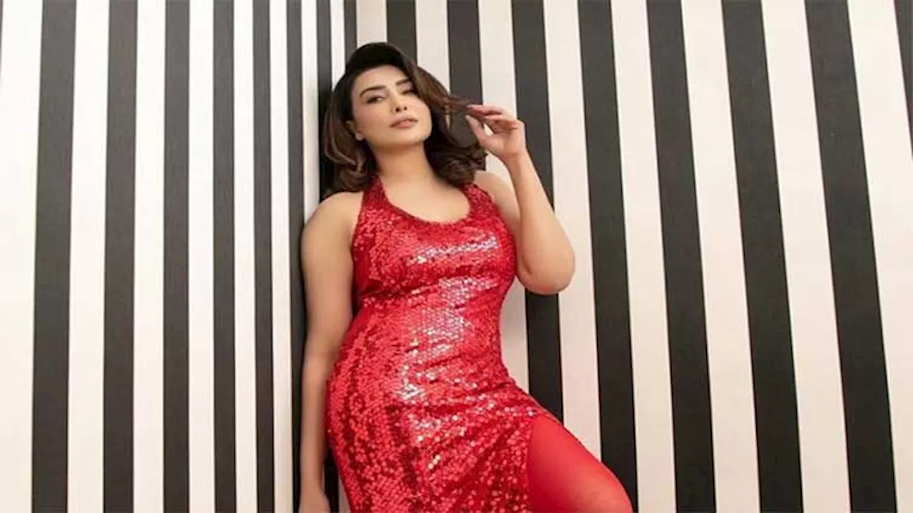 Maira Khan enjoying time in London, shares snaps on social media