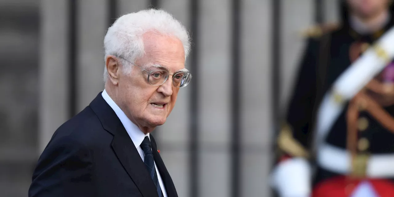 Européennes 2024 : Lionel Jospin en soutien à Raphaël Glucksmann lors d'un tractage mercredi à Paris