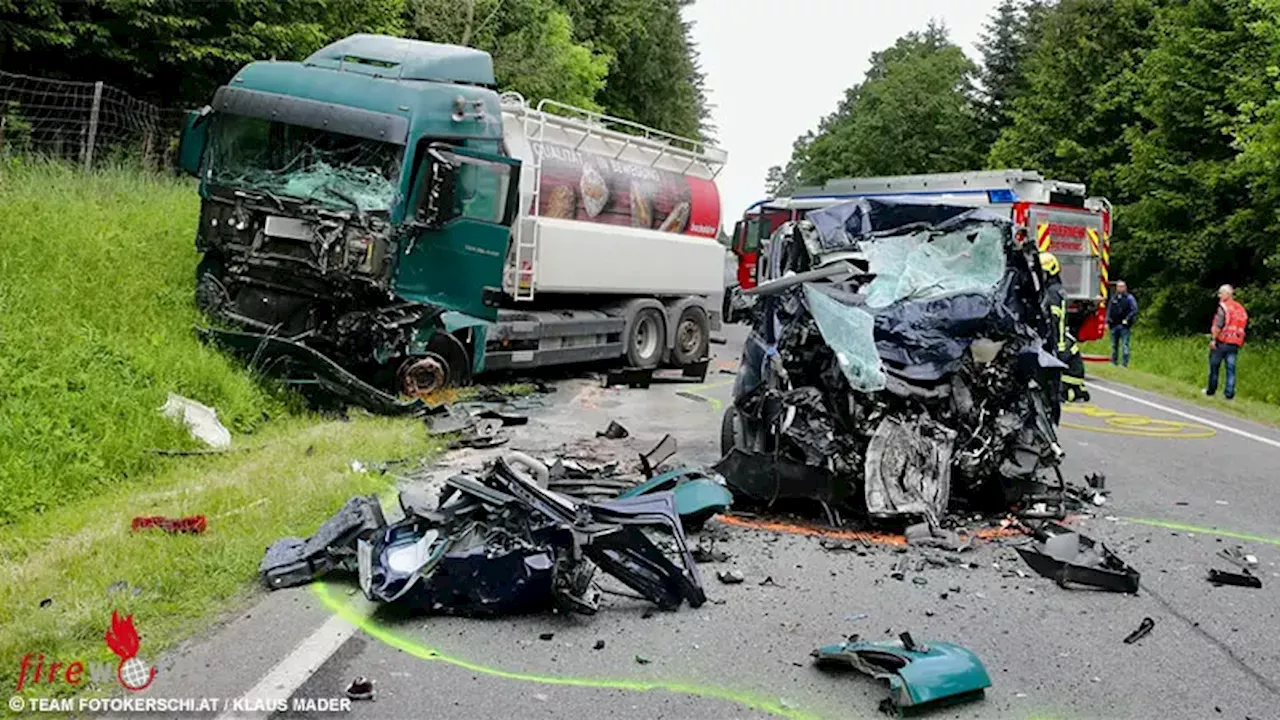 Oö: Ein Toter (60) bei schwerer Kollision zwischen Lkw und Transporter auf B 122 bei Sierning