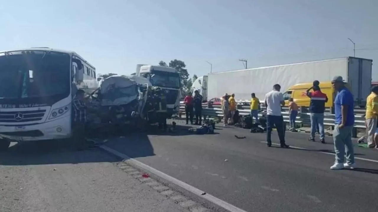 Carambola en autopista Puebla- Orizaba deja 10 estudiantes de danza lesionados