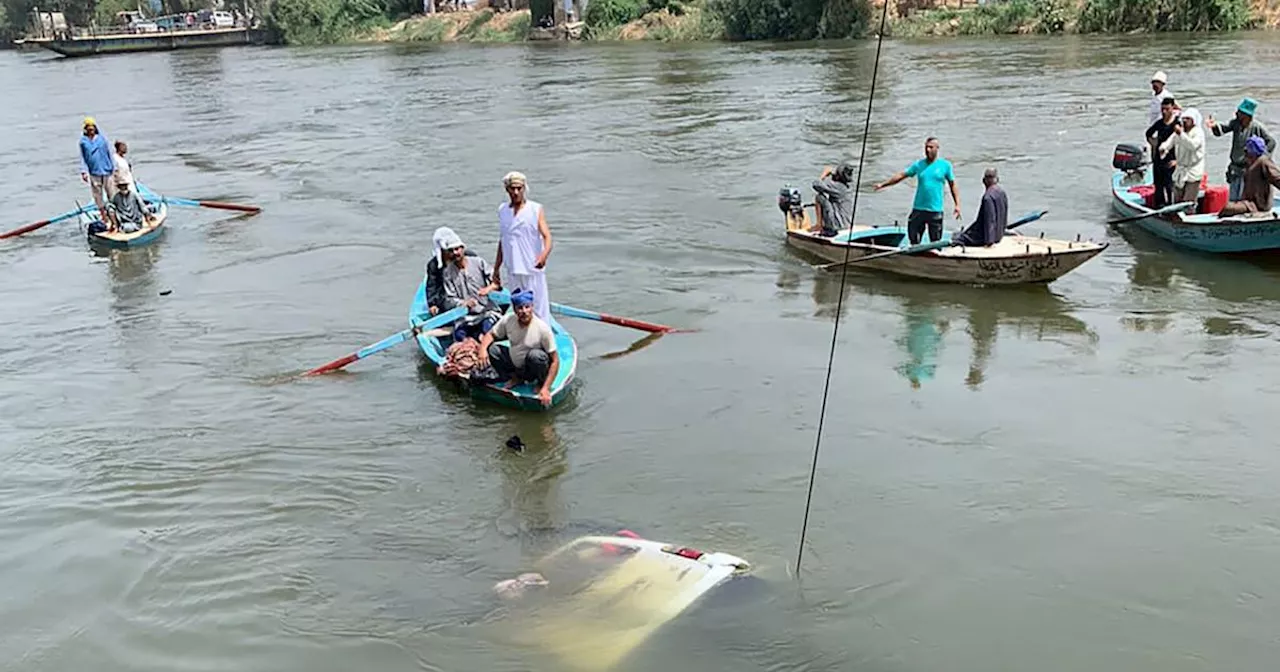 Ägypten: Kleinbus stürzte von Fähre in Nil, mindestens zehn Tote