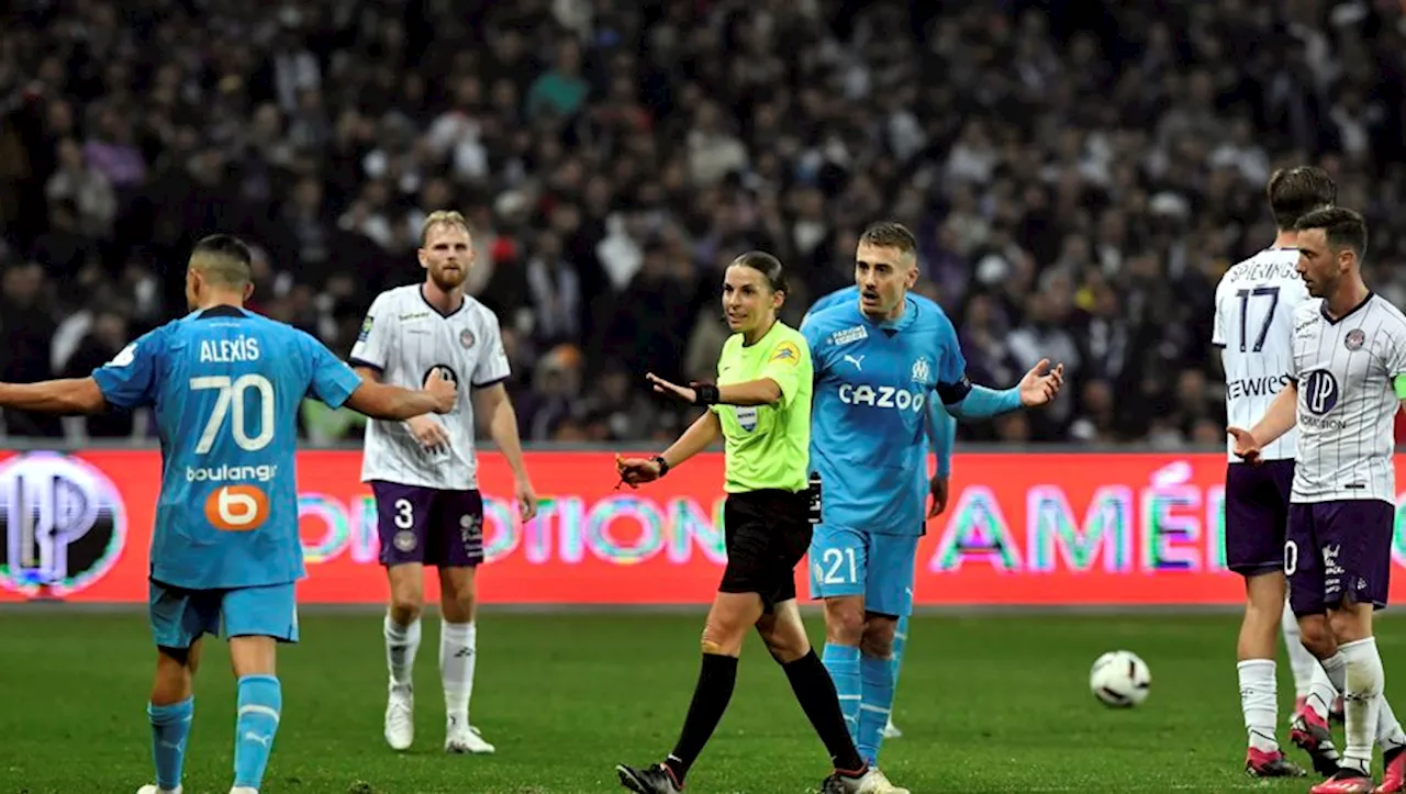 Football : mais pourquoi Stéphanie Frappart a-t-elle été choisie pour arbitrer la finale de la Coupe… de Grèce