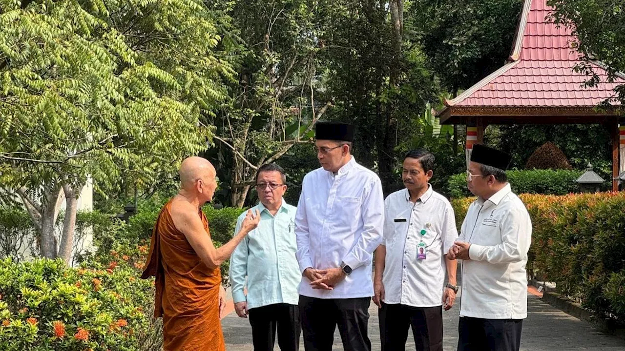 Jelang Waisak, MHM Indonesia Sambangi Banthe Pannavaro di Vihara Mendut Magelang