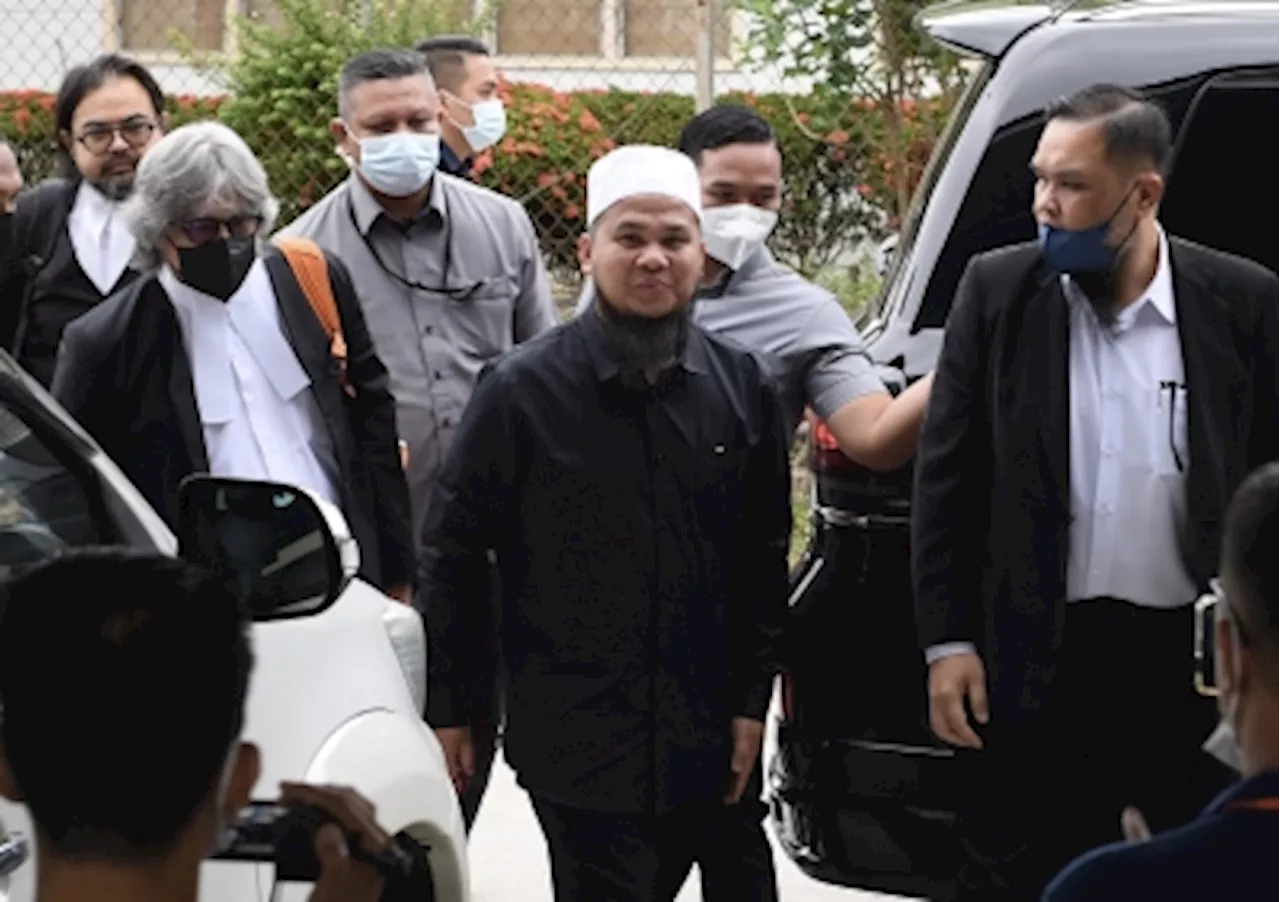 Ebit Lew trial: Preacher still sent obscene messages during Ramadan, witness tells court